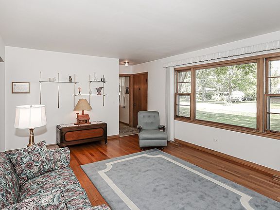 4th image of 254 N Woodland Dr