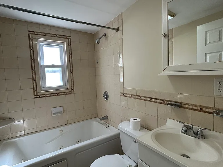 45-47 Selden St #1 — Photo 15