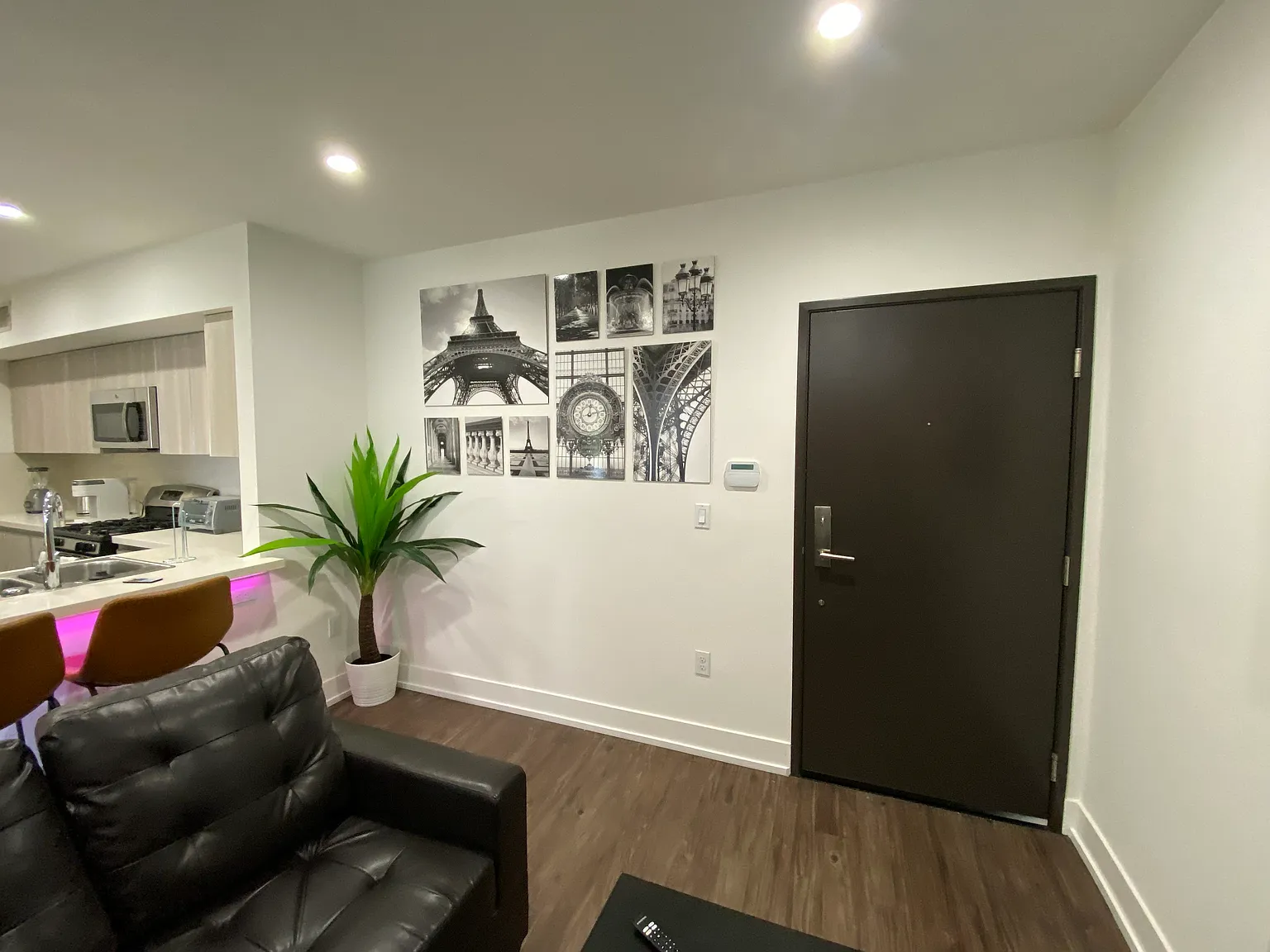 4 bed, 1400 sqft, $1,400 — Photo 3