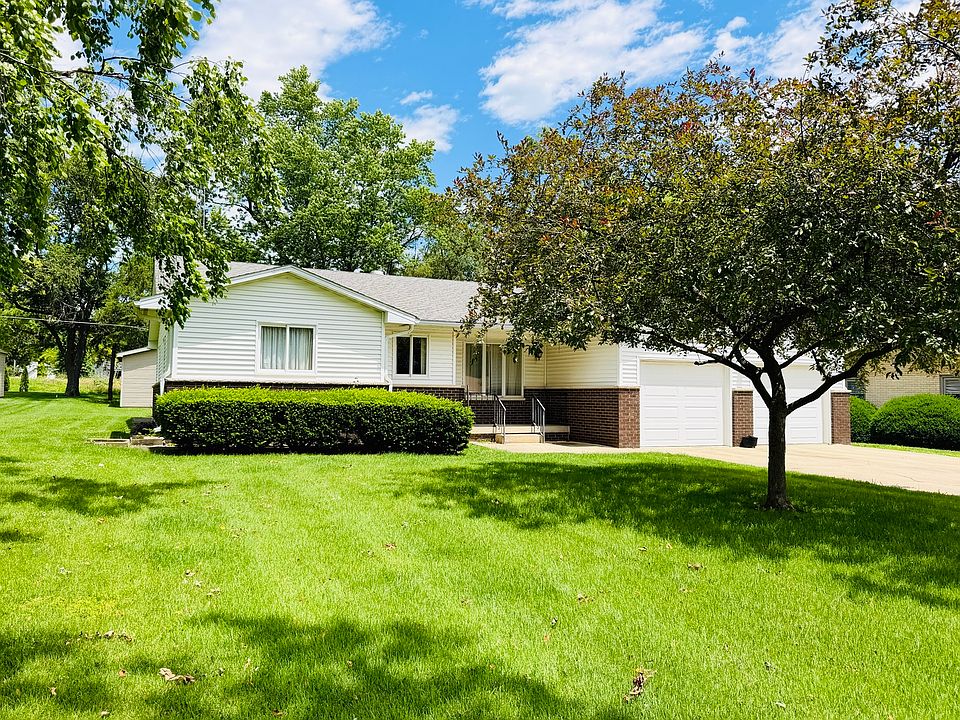 1st image of 605 E Market St