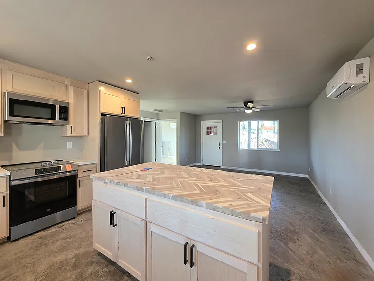 1558 Kay Ct — Photo 3