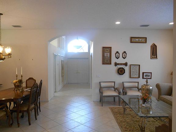 3rd image of 6632 Lucaya Ave