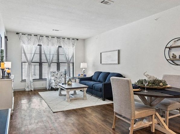 The Villas at Ridgeview Falls Apartments | 11835 S Fellows St, Olathe, KS