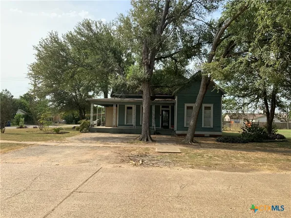 (undisclosed Address), Nixon, TX 78140