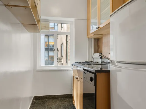 20 East 35th Street image 10 of 19