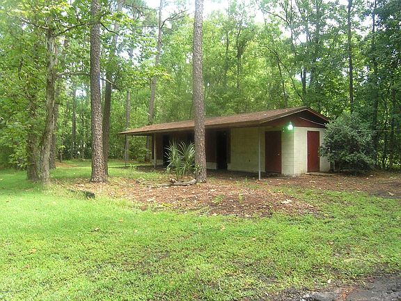 Barn with 3 stalls feed RM