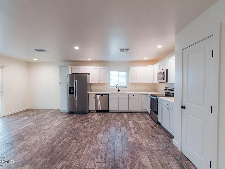1619 S 15th Ave — Photo 30