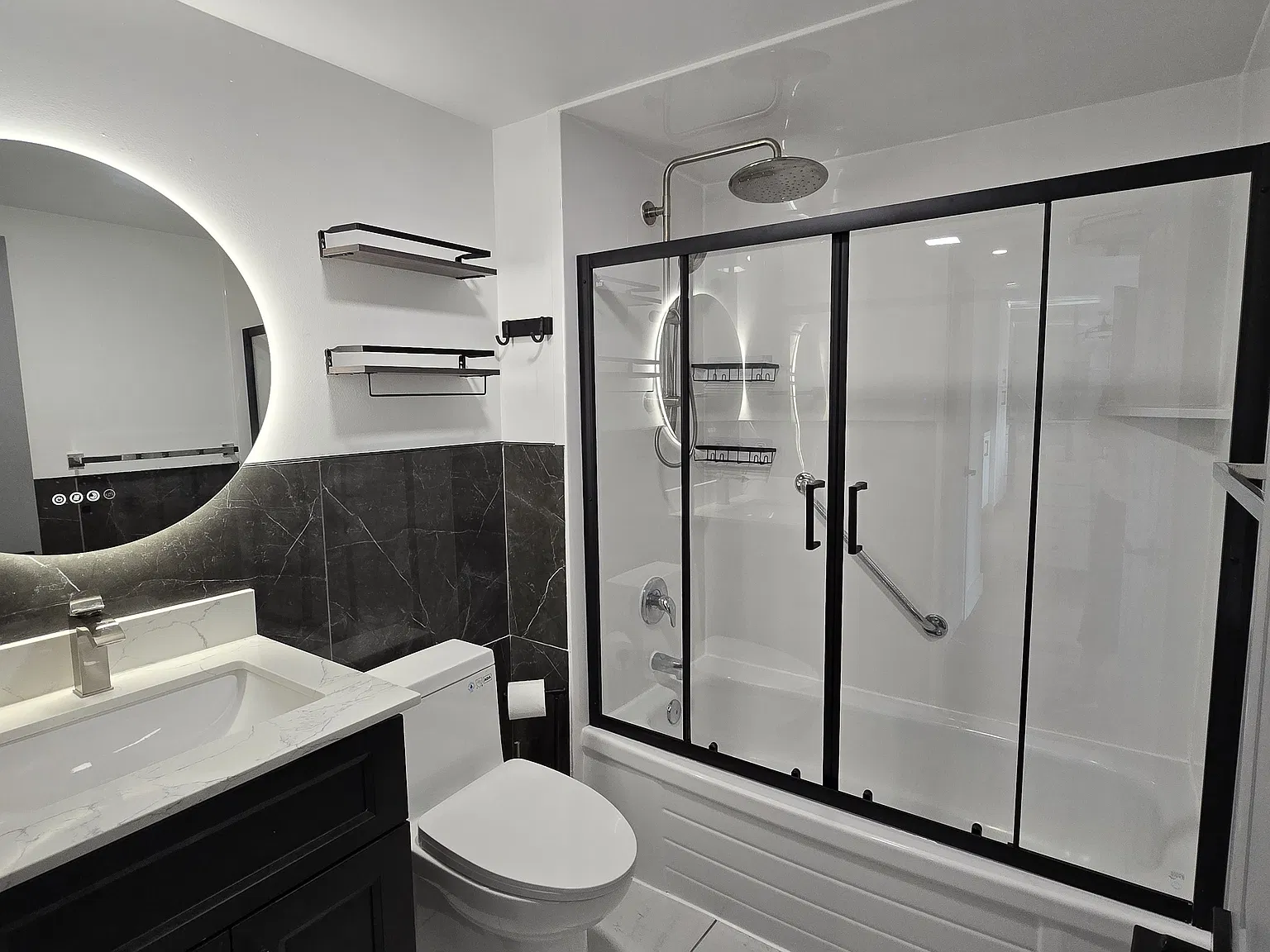2 bed, 900 sqft, $2,400 — Photo 3