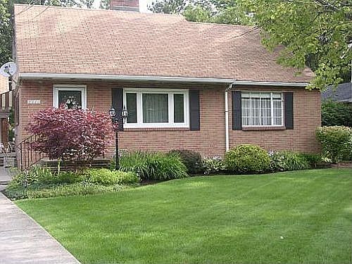 1st image of 4440 Valley View Ave
