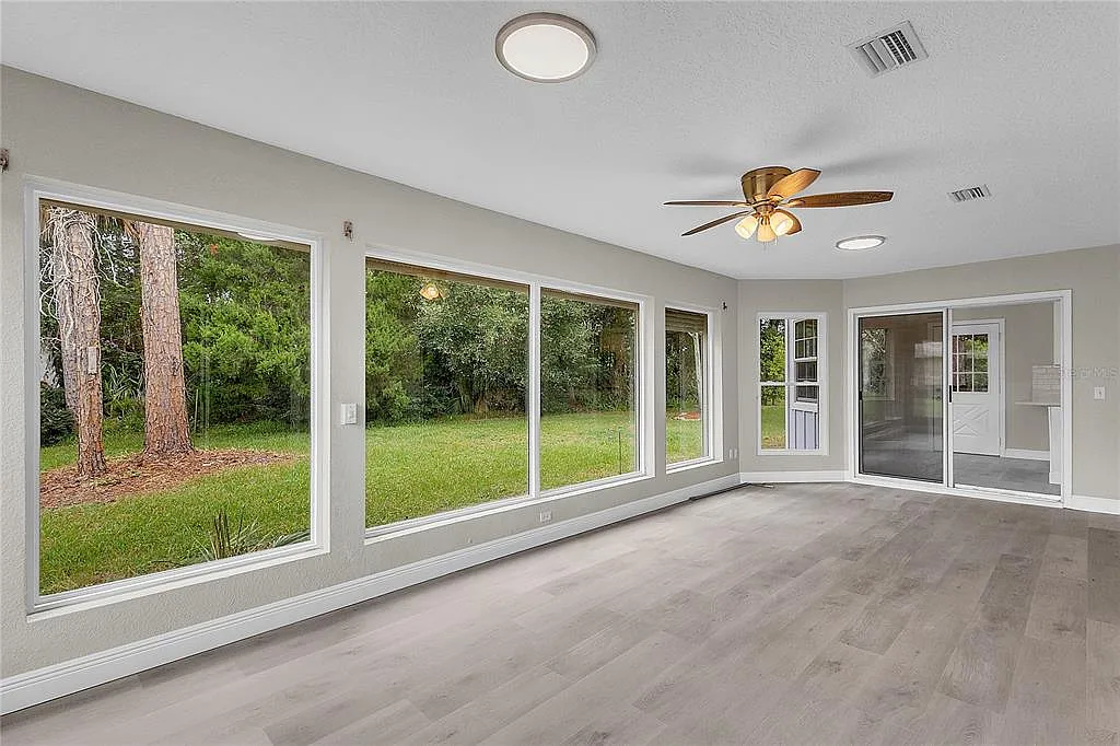 4 bed, 3.0 bath, 2192 sqft, $2,900 — Photo 4