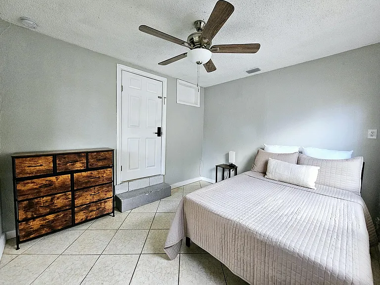 Delray Ave — Photo 2
