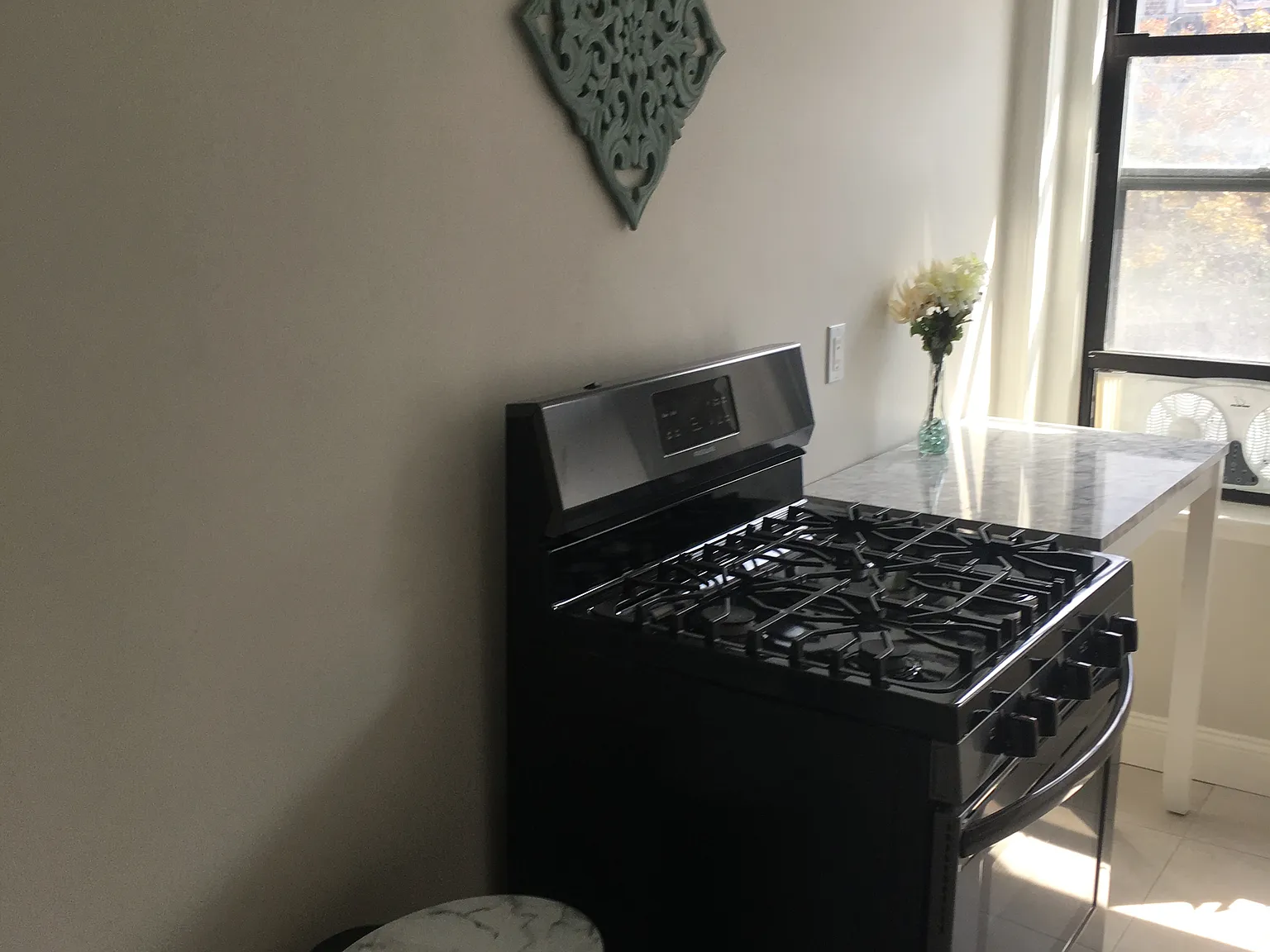 2 bed, 765 sqft, $2,800 — Photo 2