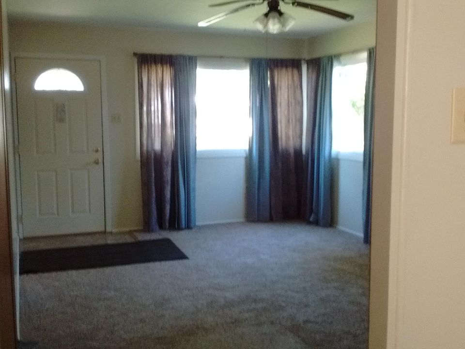2nd image of 47 N Guyer St