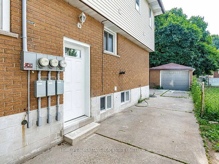 855 Garth St #LOWER — Photo 14