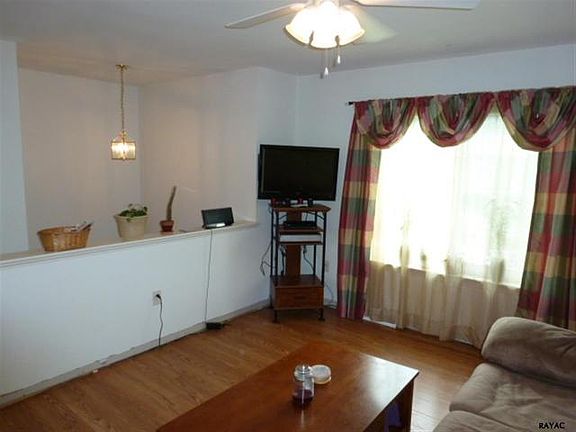 5th image of 415 Abbey Dr