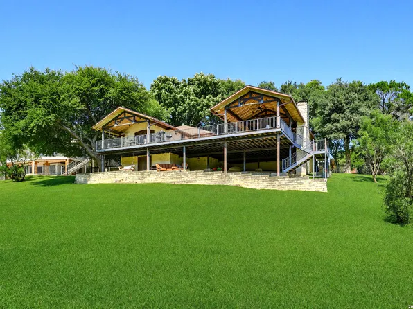 1271 White Water Rd, New Braunfels, TX 78132