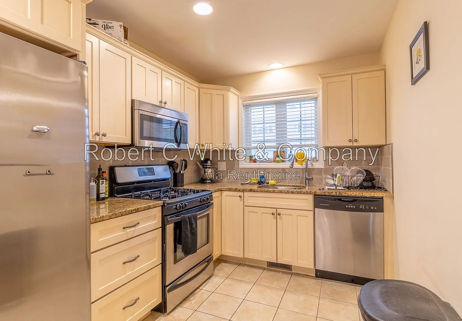 2 bed, 2.5 bath, 1760 sqft, $2,340 — Photo 2