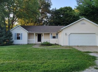 608 N Main St, Athens, IL 62613