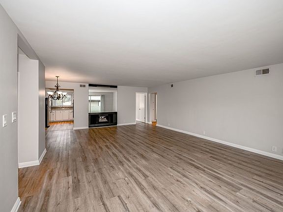 5th image of 420 Fairview Ave APT 206
