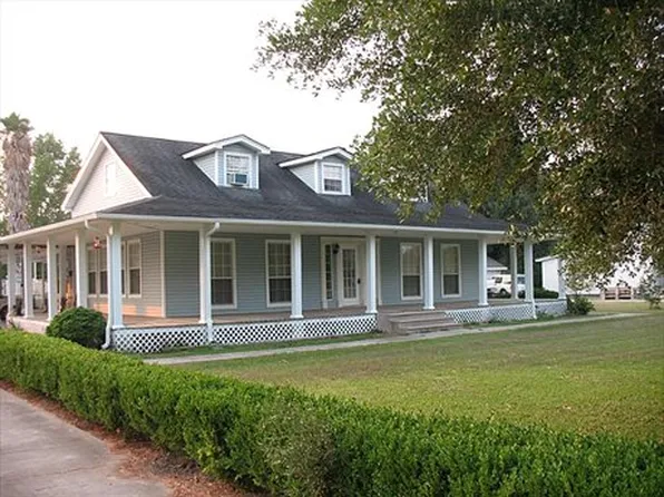 1967 Manak Rd, Sealy, TX 77474