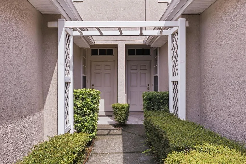 2 bed, 2.5 bath, 1240 sqft, $1,800 — Photo 3