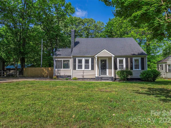 751 N Miller Ave, Statesville, NC 28677