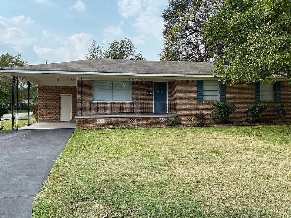 16 Meadowbrook Dr