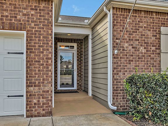 4th image of 6431 Birchtree Dr
