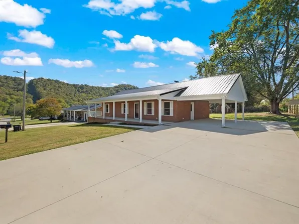 808 Riverside Cir, Celina, TN 38551