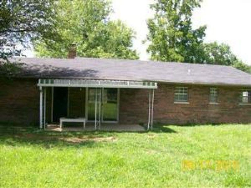 2nd image of 3650 Maplewood Dr