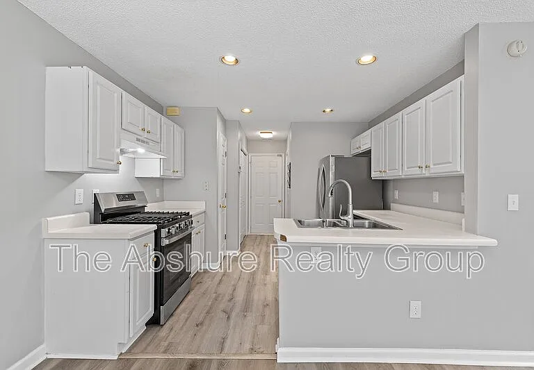4224 Lake Woodard Dr — Photo 13