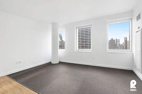 Rented by REZI | media 34