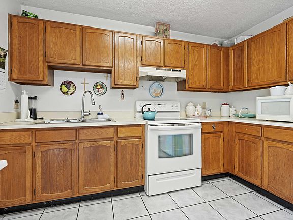 5th image of 3117 SE Clayton Street #17-19