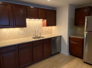 17 Sinai Cir APT B10, Chelmsford, MA 01824