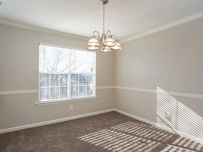 430 Summer Hill Cir — Photo 5