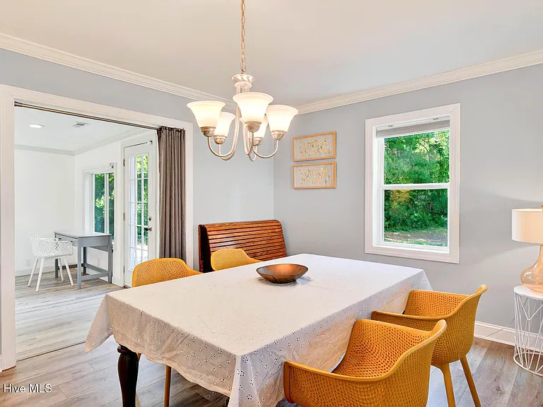 1950 Ocean View Dr SW — Photo 27