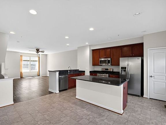 3rd image of 43836 Royal Fern Ln