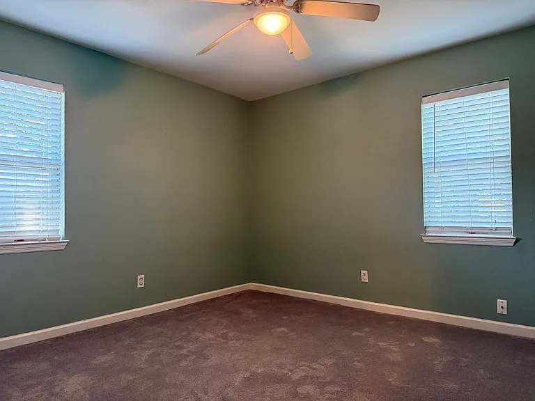 102 Heather Dr — Photo 18