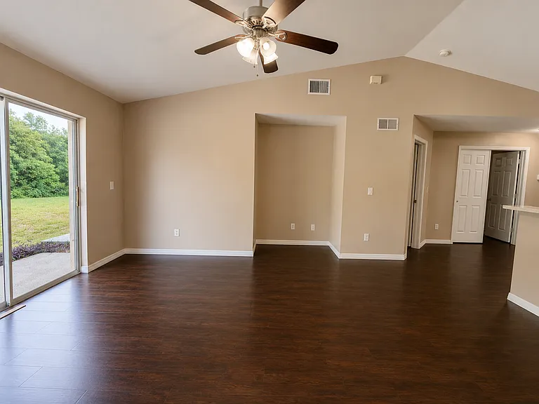 346 Bell Blvd S — Photo 19
