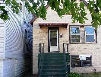 2nd image of 8714 S Crandon Ave
