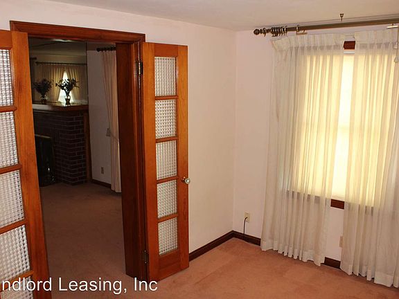 4th image of 1011 Highland Park Blvd