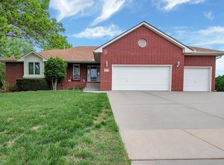 12720 E Tallowood Dr, Wichita, KS 67206