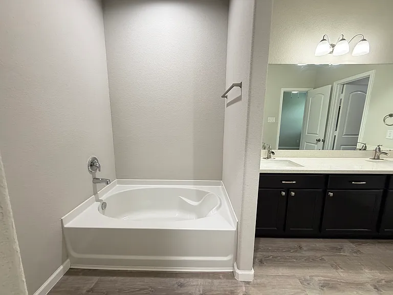 6118 Yesenia St — Photo 16