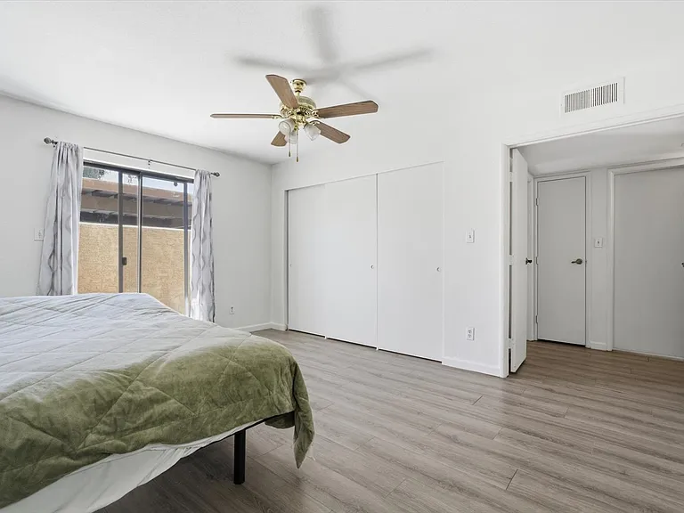 3102 E Clarendon Ave #110 — Photo 16