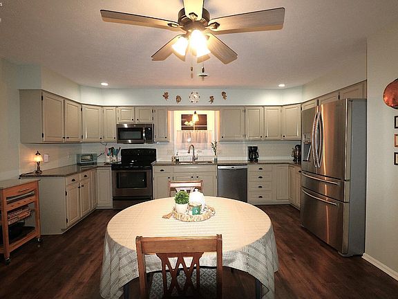 5th image of 102 Fairway Cir