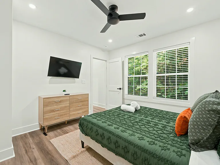 582 Hamilton E Holmes Dr NW — Photo 27