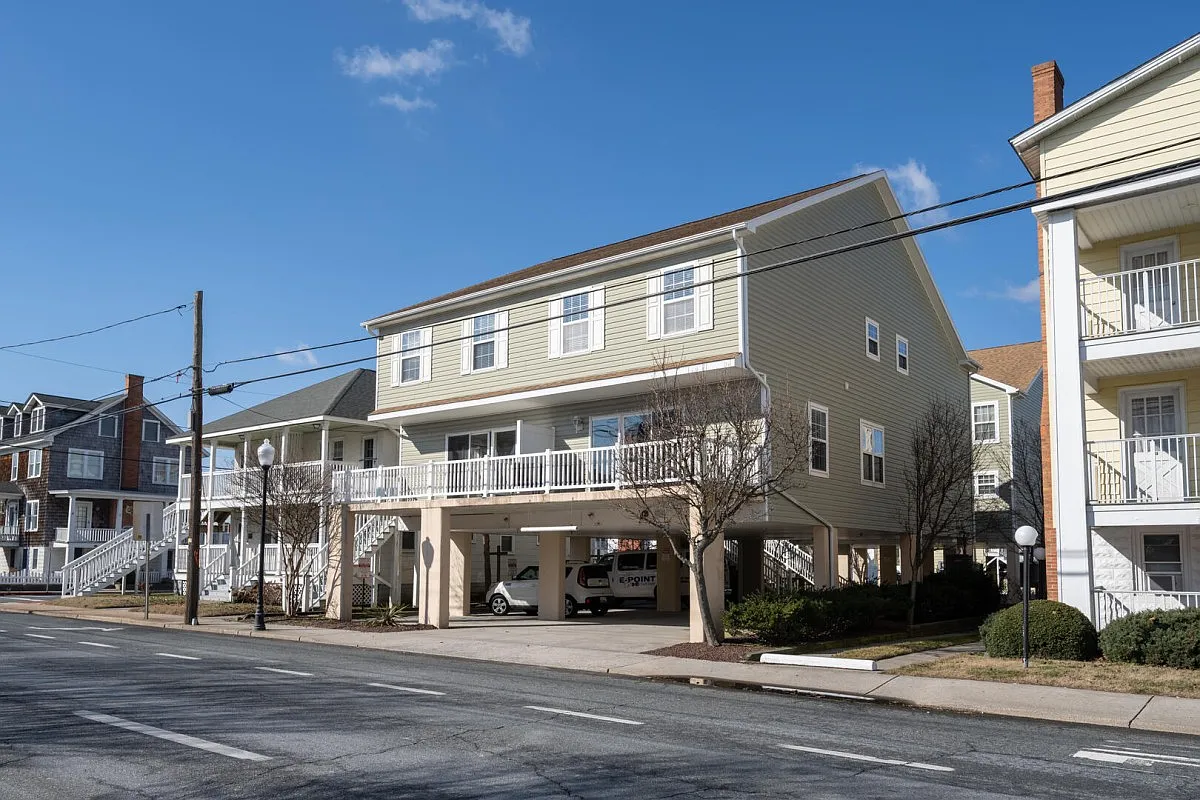 3 bed, 1850 sqft, $1,675 — Photo 1