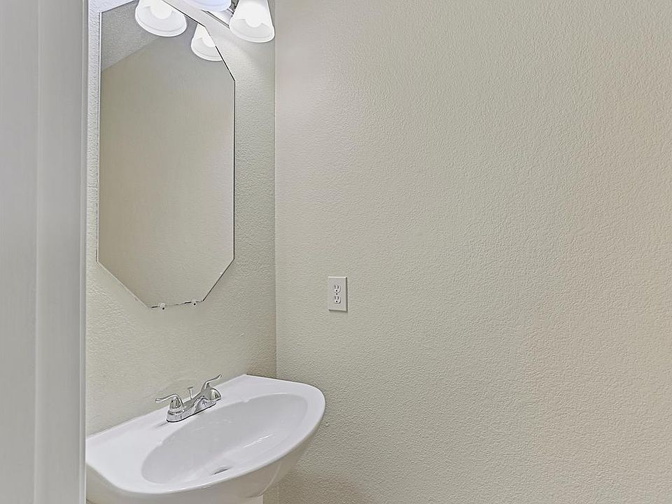 1st image of 8106 Gardengate Ct