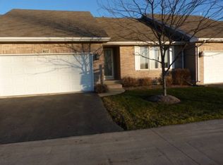 120 W Oak Knoll Dr, Hampshire, IL