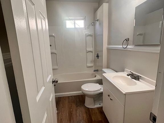 4th image of 699 Stanley St APT 3N